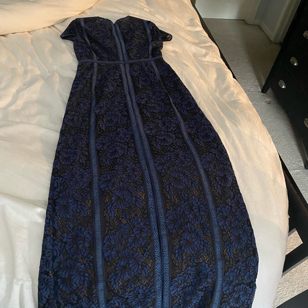 COPY - BCBG Navy Lace column gown SZ 6 worn once to a formal wedding.